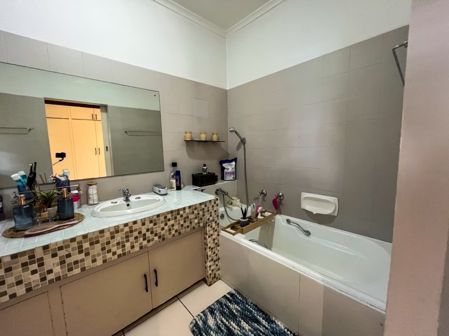 4 Bedroom Property for Sale in Vanes Estate Eastern Cape